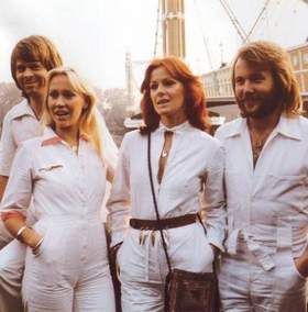 ABBA - Happy New Year (По-моему, лучшая песня про Новый год с шикарным
