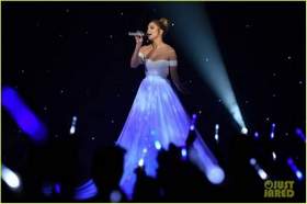 Jennifer Lopez - Feel the Light (текст песни и перевод)