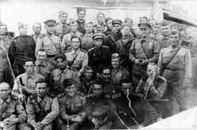 Советские военные песни и марши - От героев былых времён