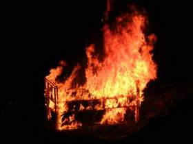 Rammstein - Wollt Ihr Das Bett In Flammen Sehen