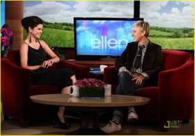Selena Gomez - Same Old Love (Live On Ellen 2015)