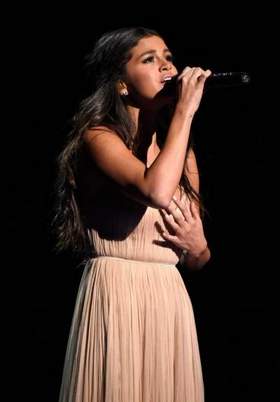 Selena Gomez - The Heart Wants What It Wants (Live  American Music Awards 2014)