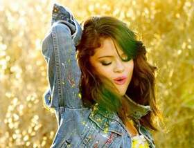 Selena Gomez & The Scene - Fantasma De Amor (Ghost Of You Spanish Version)